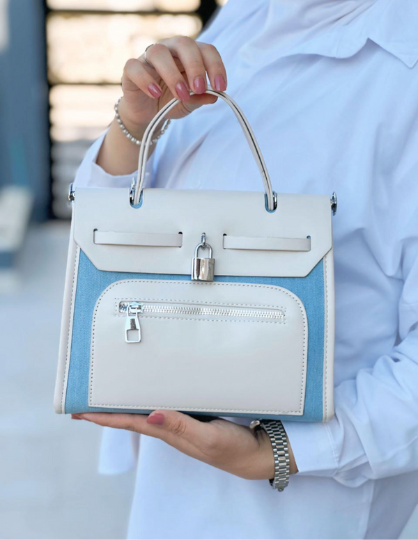 Hermes مع علبة وشهادة