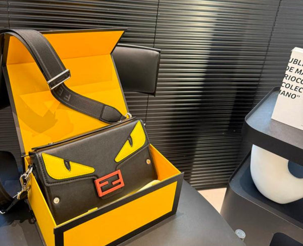 Fendi مع علبة وشهادة