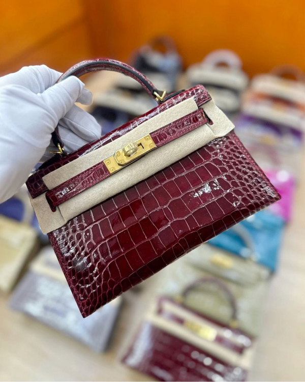 Hermes مع علبة وشهادة