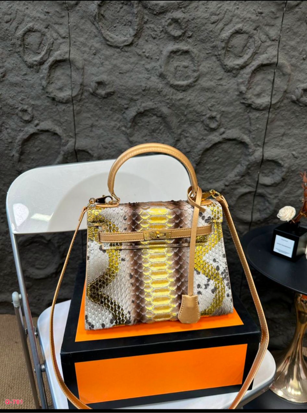Hermes مع علبة وشهادة