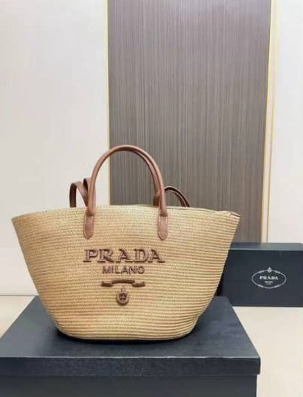 Prada مع علبة وشهادة