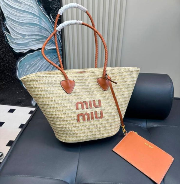 Miu miu مع علبة وشهادة