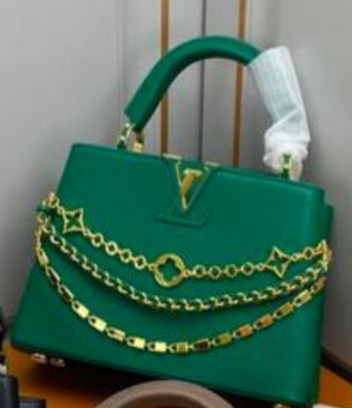 Lv مع علبة وشهادة
