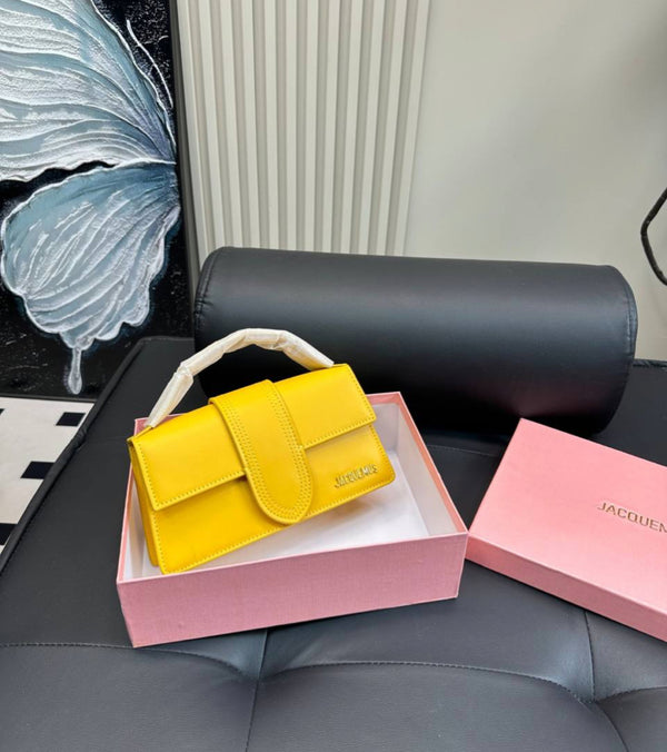 jacquemus مع علبة وشهادة